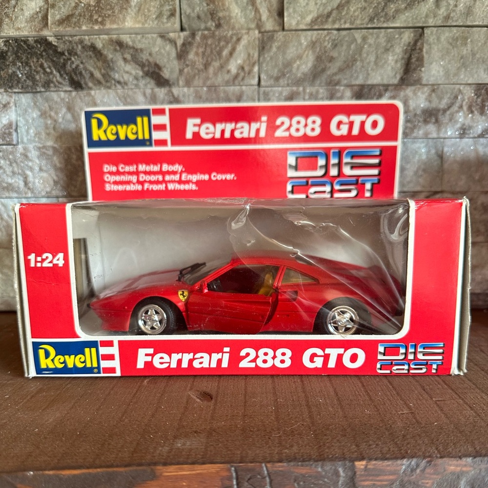 ✨2/$35✨ - Revell Ferrari 288 GTO Die Cast Model Car - New in Box